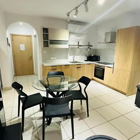 Modern 2br In Near Skate Park Apartament