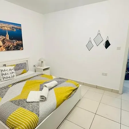 Modern 2br In Near Skate Park